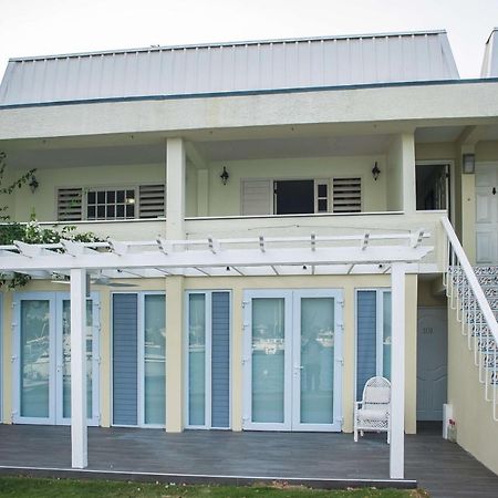 Seawind Beach Apartments Montego Bay Exterior photo