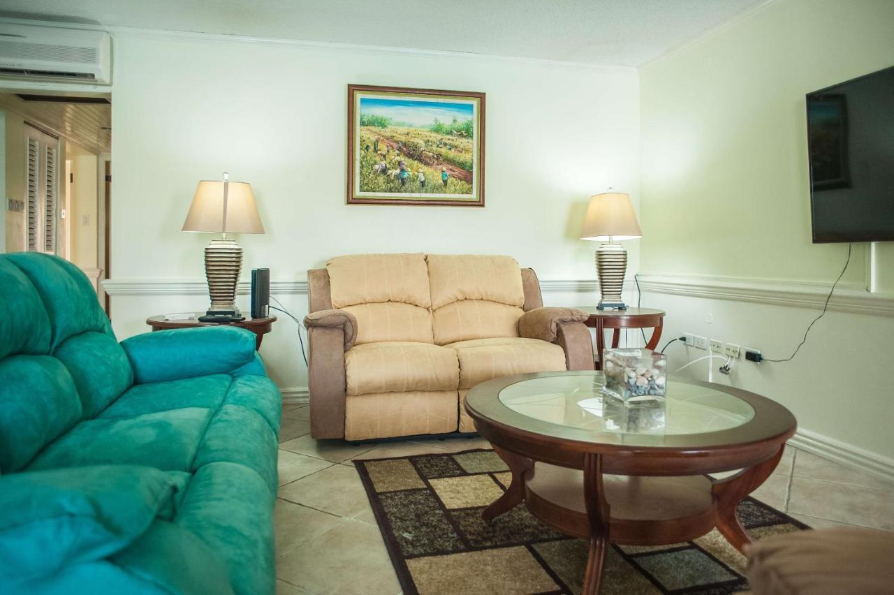 Seawind Beach Apartments Montego Bay Exterior photo