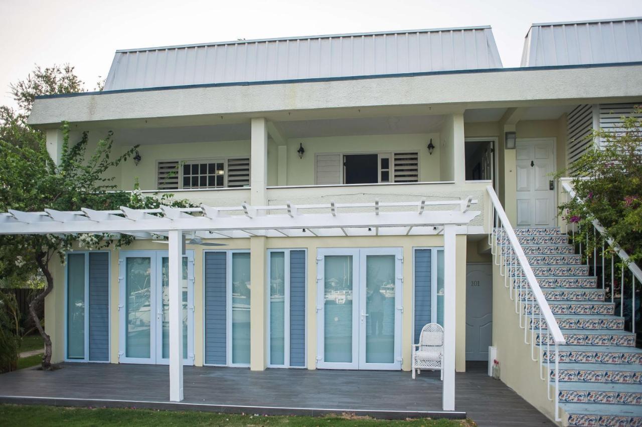 Seawind Beach Apartments Montego Bay Exterior photo