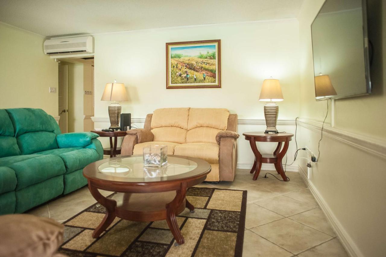 Seawind Beach Apartments Montego Bay Exterior photo